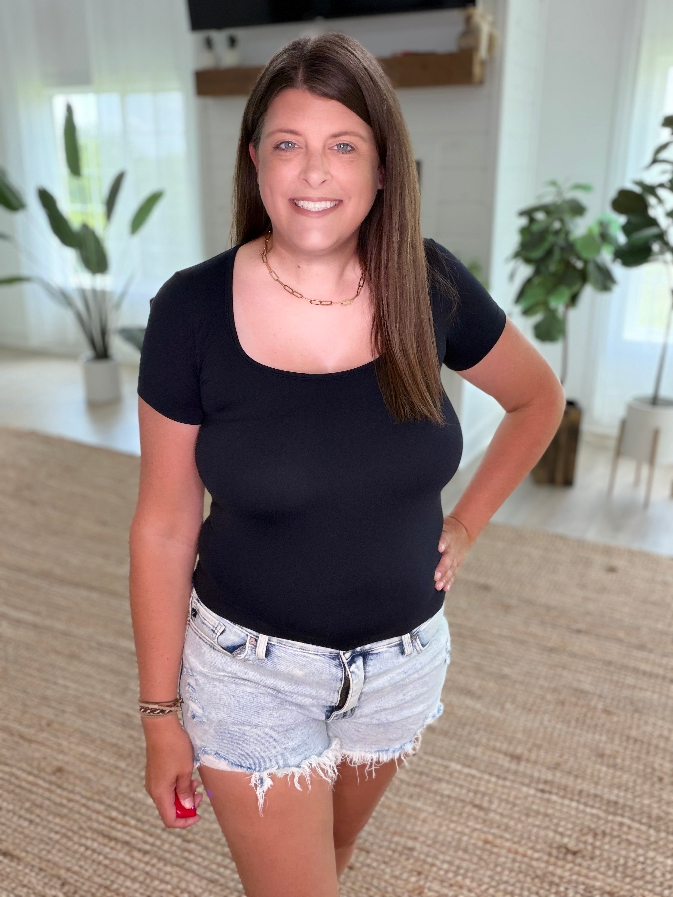 Black Seamless Scoop Neck Short Sleeve Top