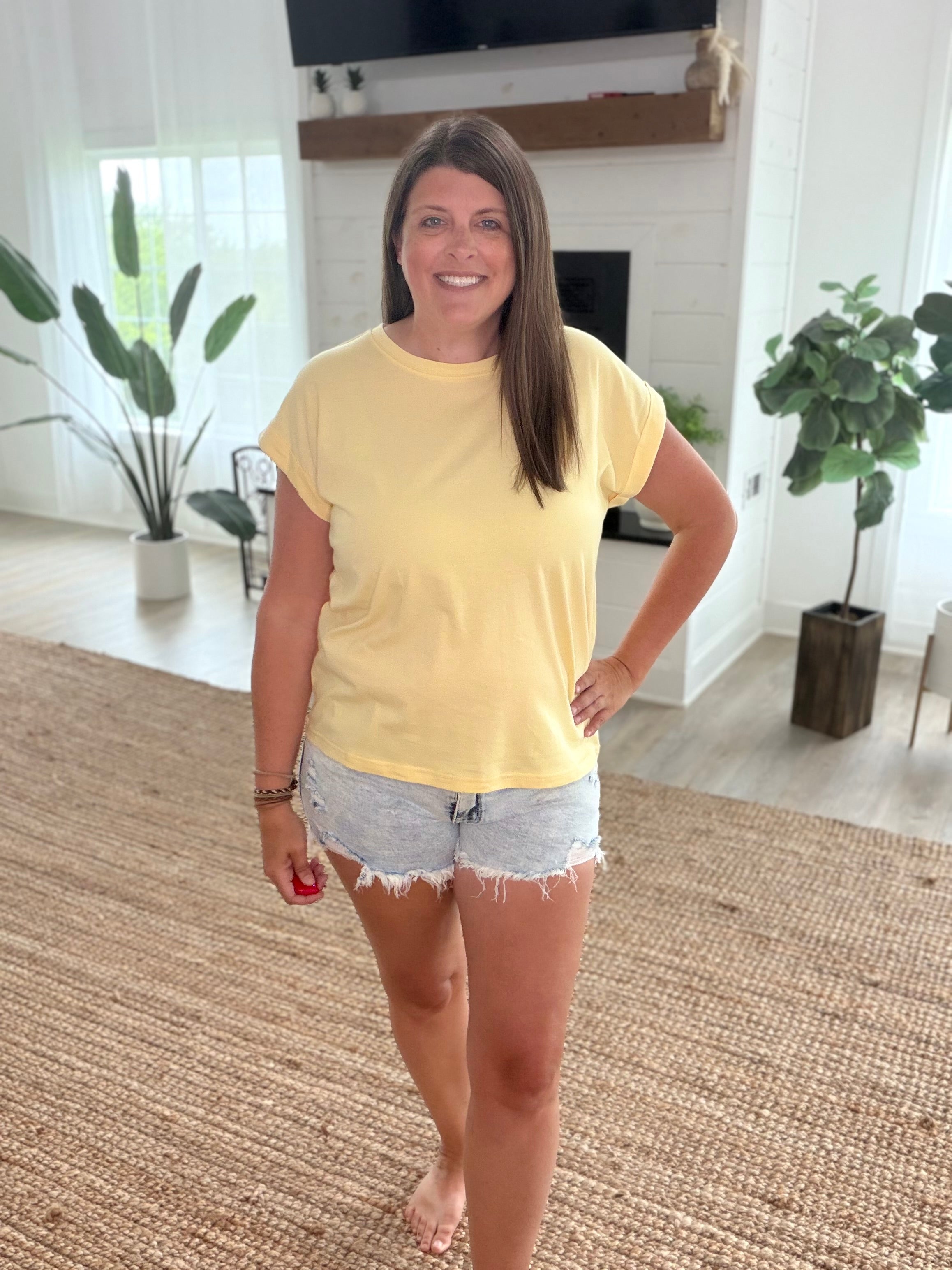 Butter Yellow Round neck folded short sleeve t-shirt