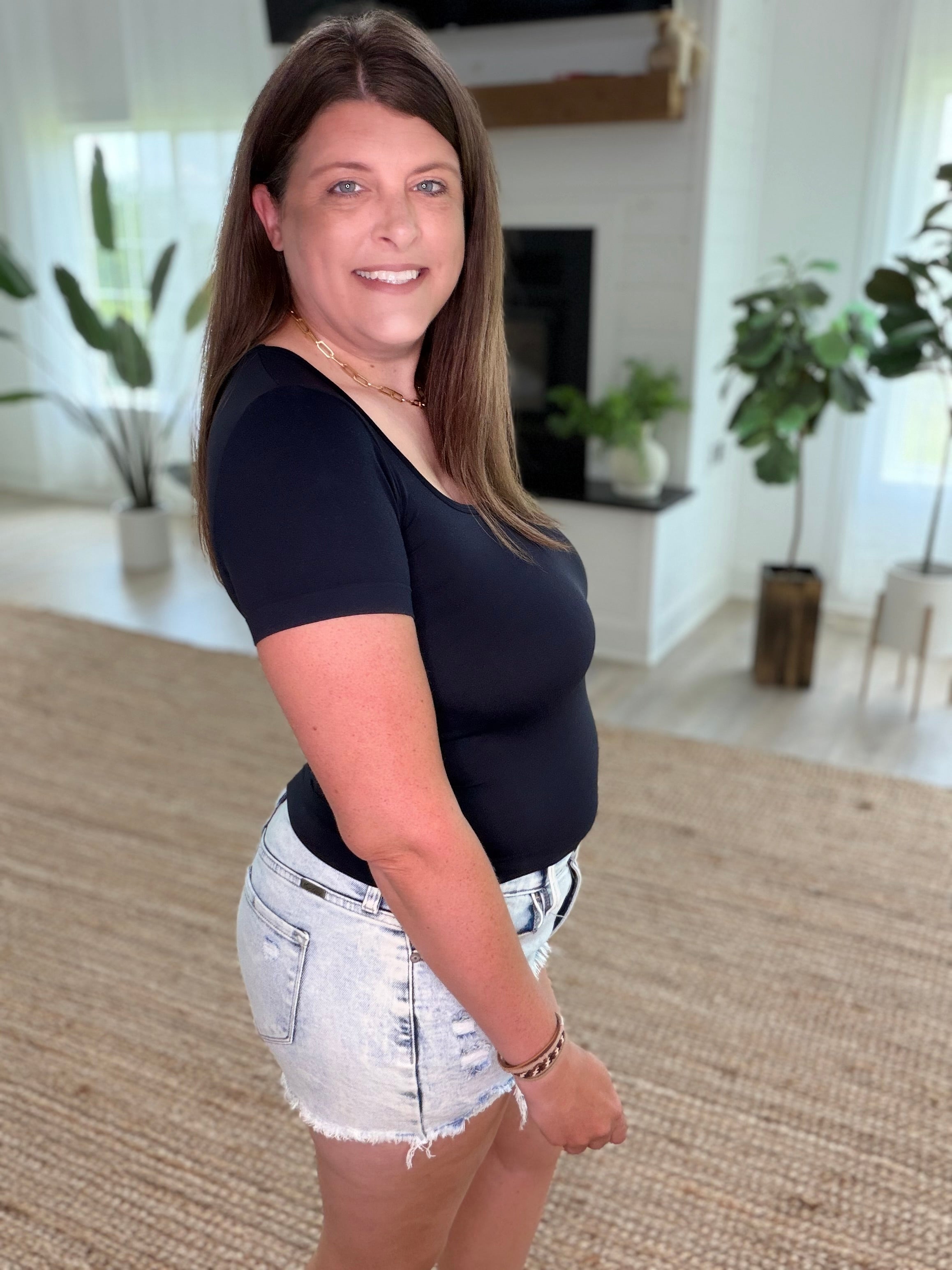 Black Seamless Scoop Neck Short Sleeve Top