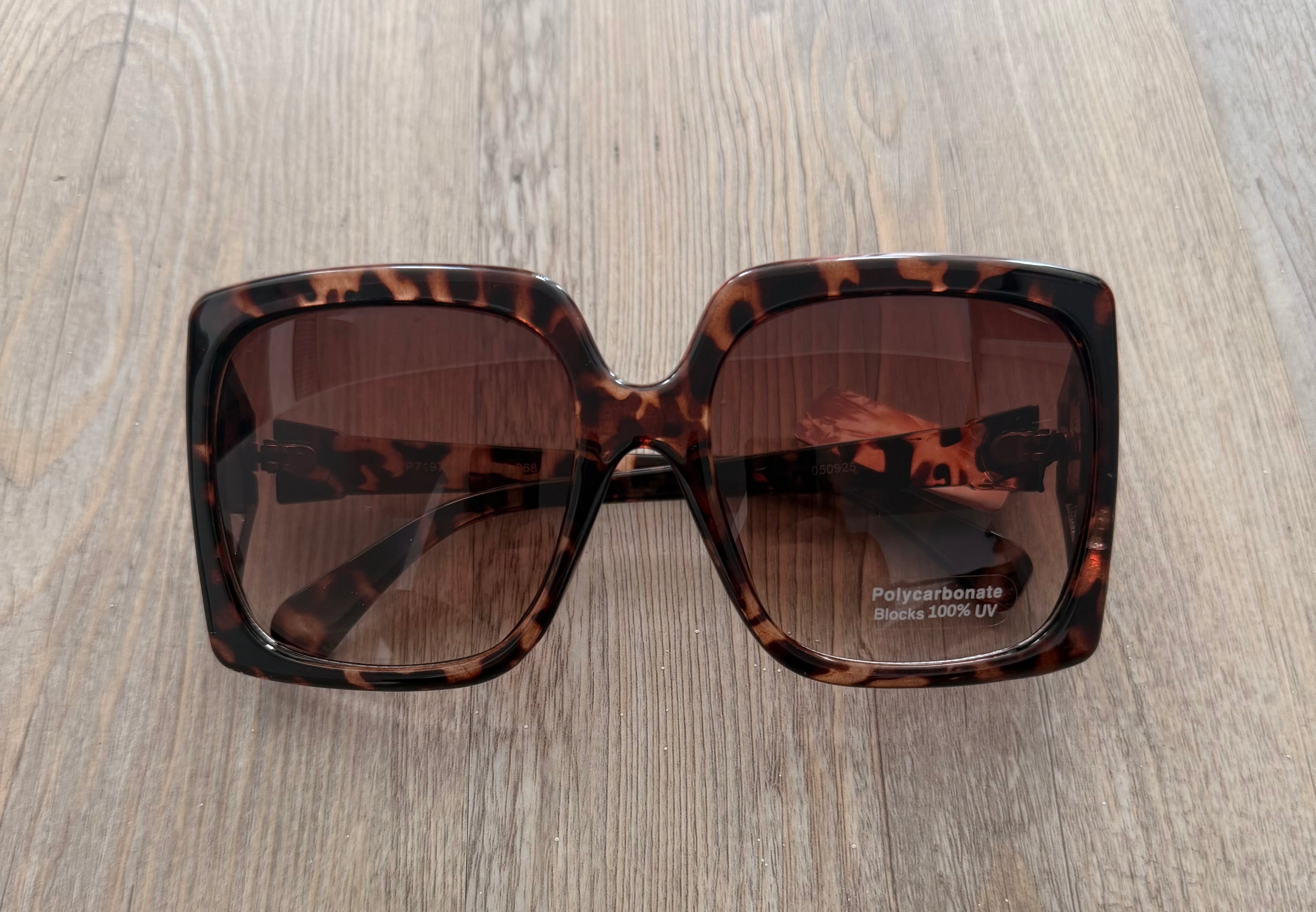 Thick Acetate Frame Square Sunglasses