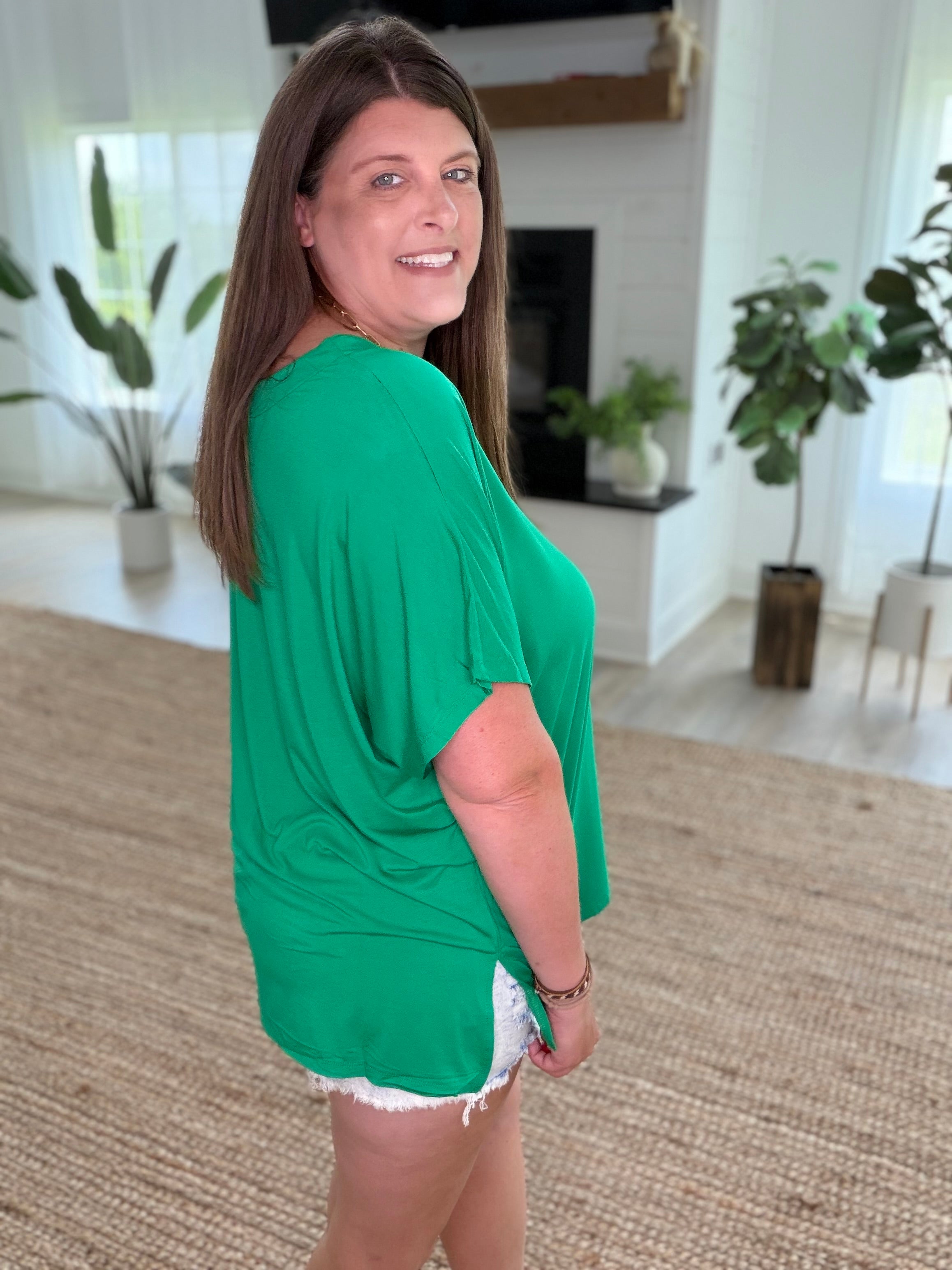 Kelly Green Short Sleeve V-Neck Oversized Top