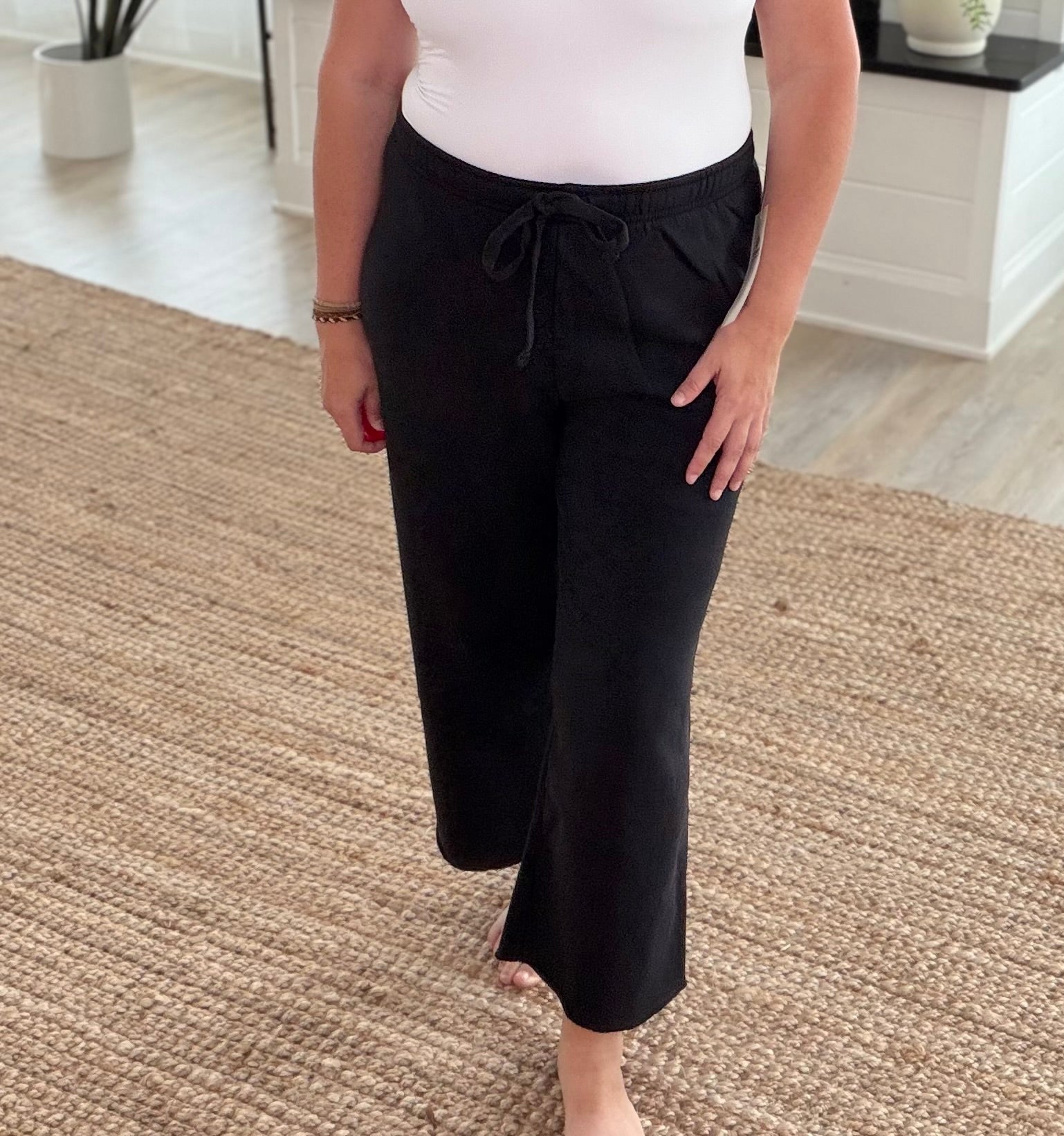 Black Malibu Wide-Leg Cropped Fleece Pants