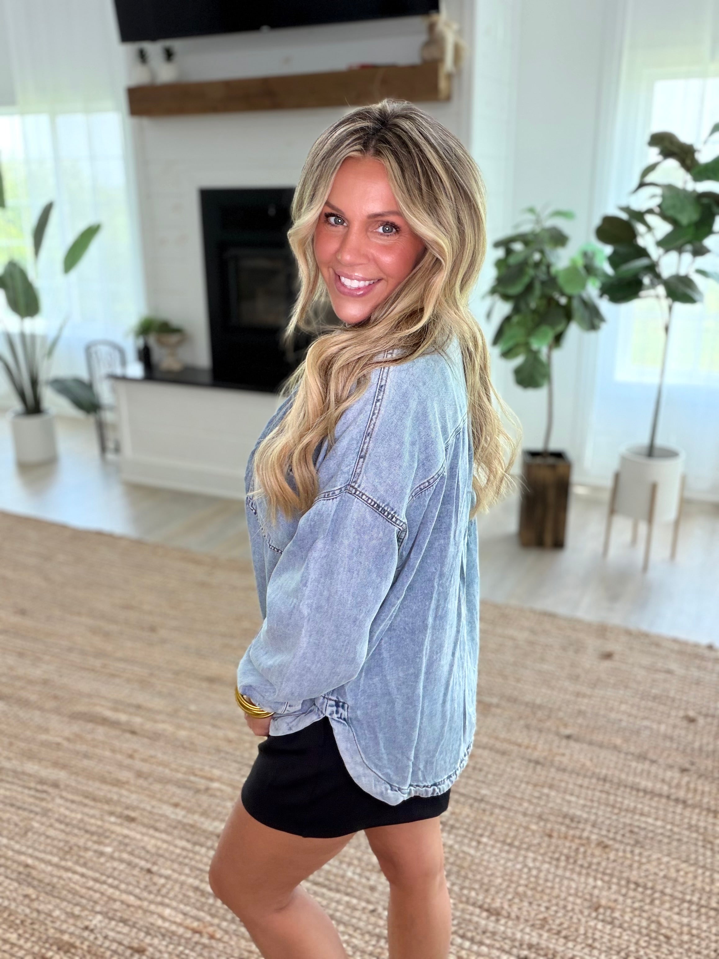 Chambray Washed Button Down Long Sleeve Lightweight Shirt Jacket