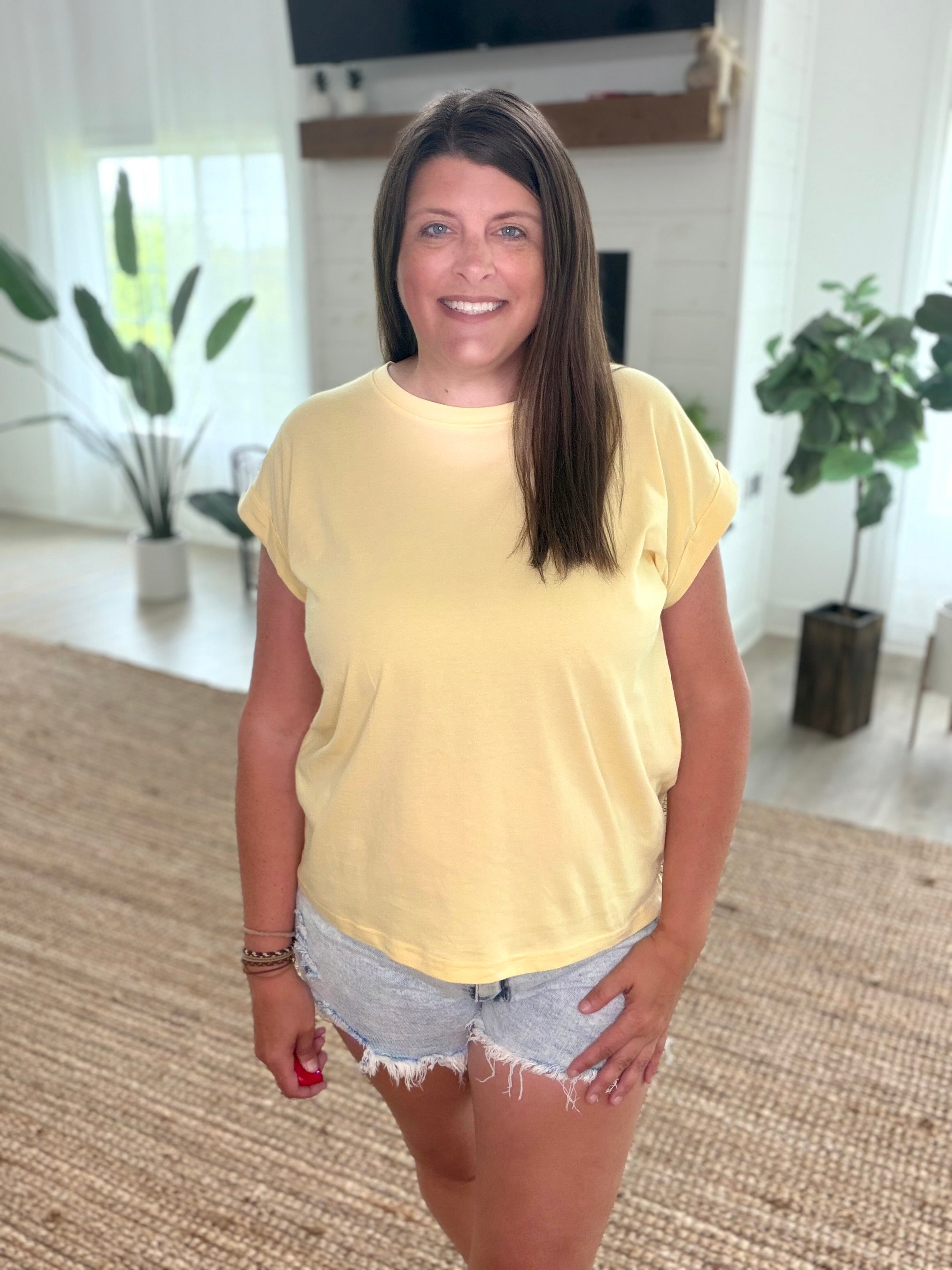 Butter Yellow Round neck folded short sleeve t-shirt