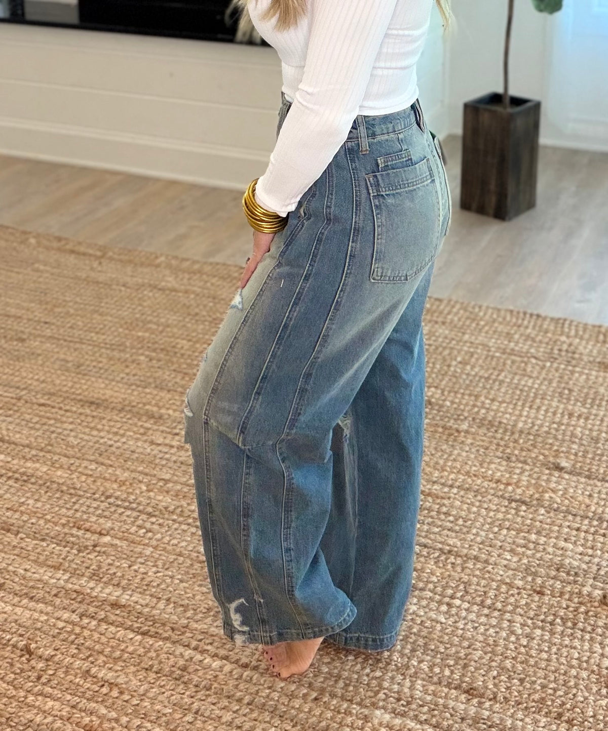 Distressed Baggy Jeans
