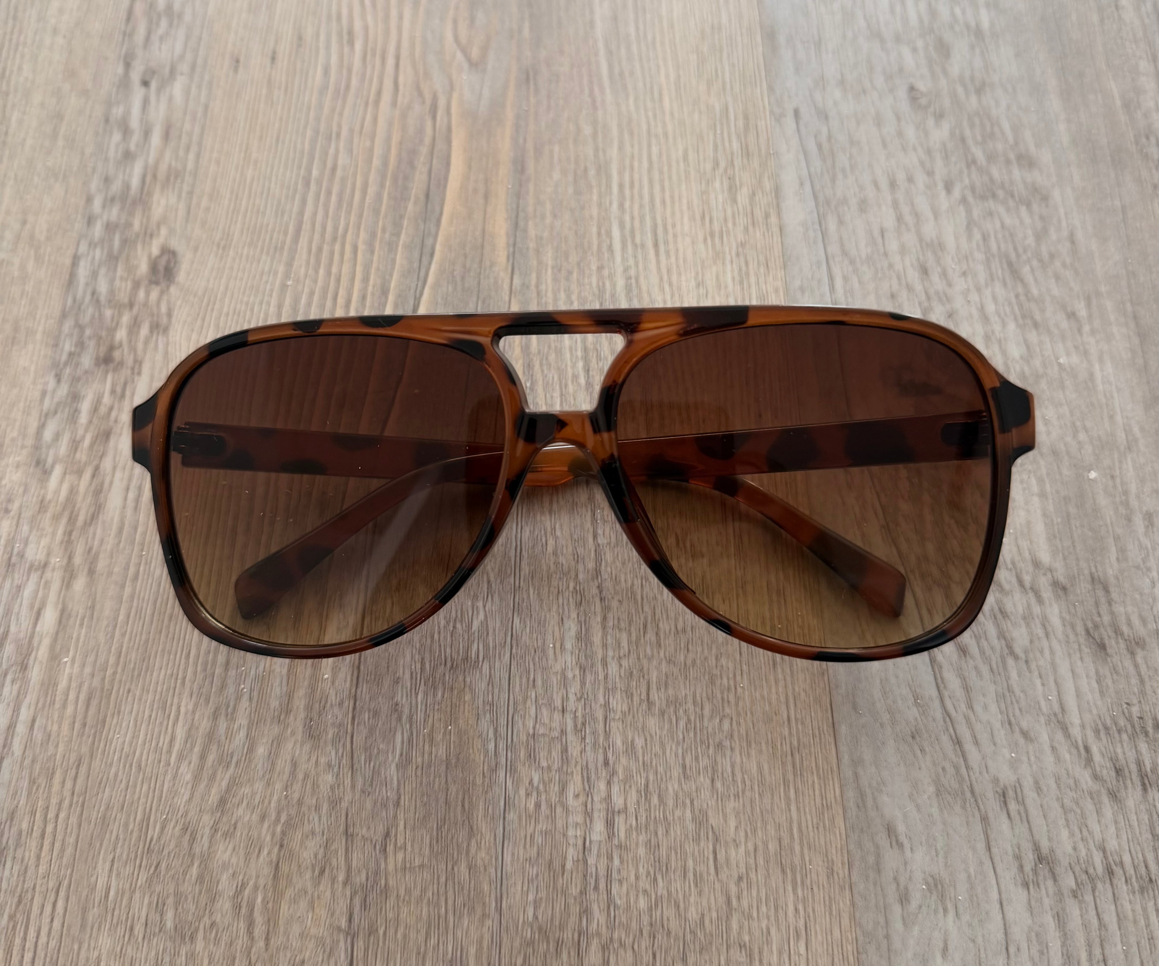 Classic Oversized Frame Sunglasses