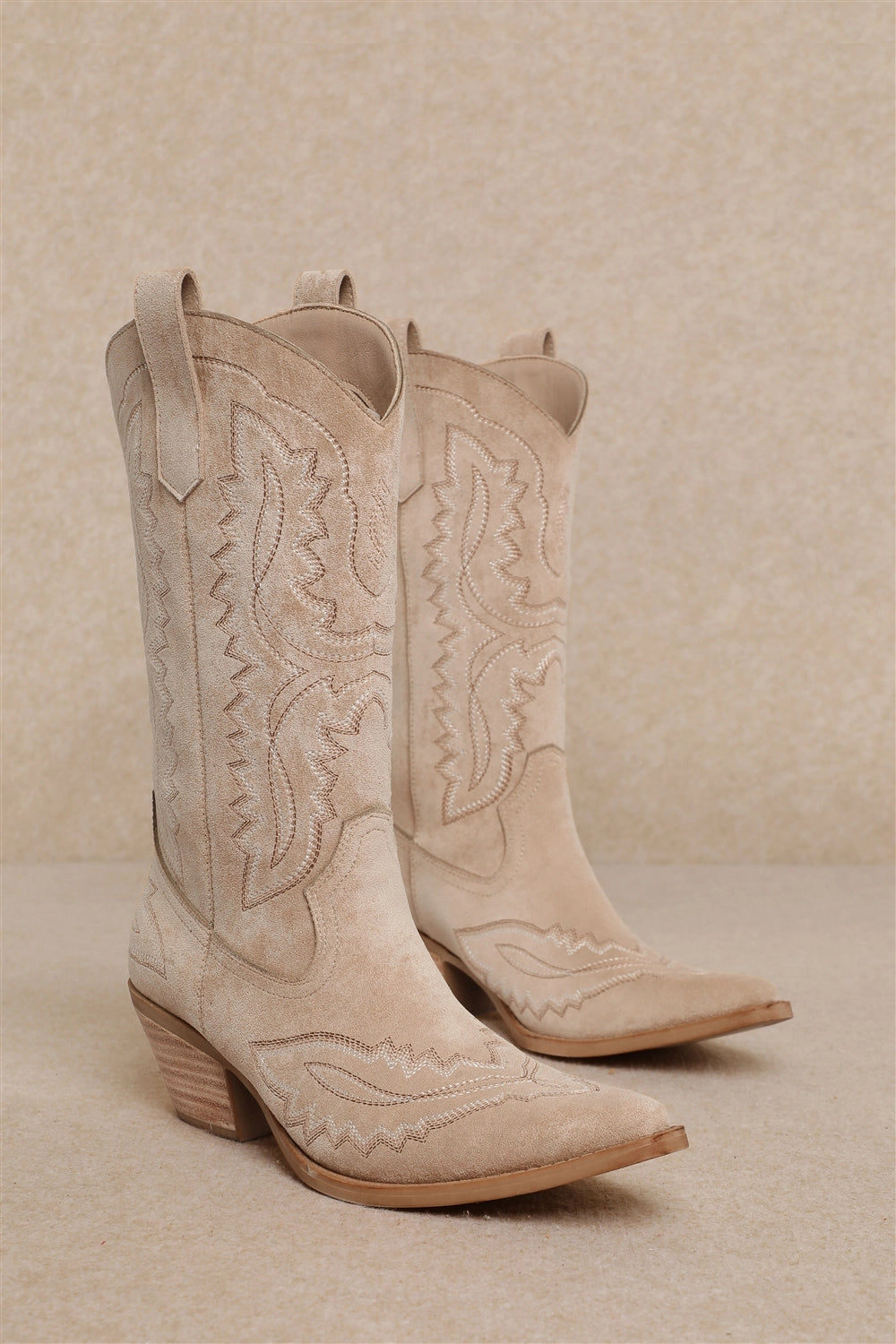 Beige Western Embroidery Sleek Pointed Toe Cowboy Boots